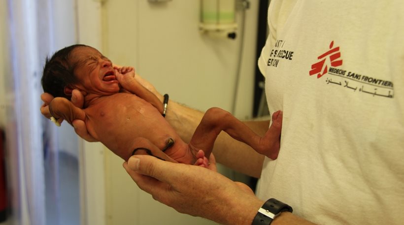 Η μαρτυρία του Ελληνοκύπριου που συμμετείχε στη διάσωση διδύμων νεογνών στη Μεσόγειο (φωτό)