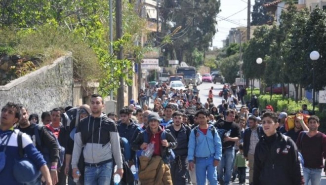 Αναστάτωση στον Κατσικά Ιωαννίνων – Εκατοντάδες μετανάστες εγκαταλείπουν το κέντρο φιλοξενίας (φωτό, vid)