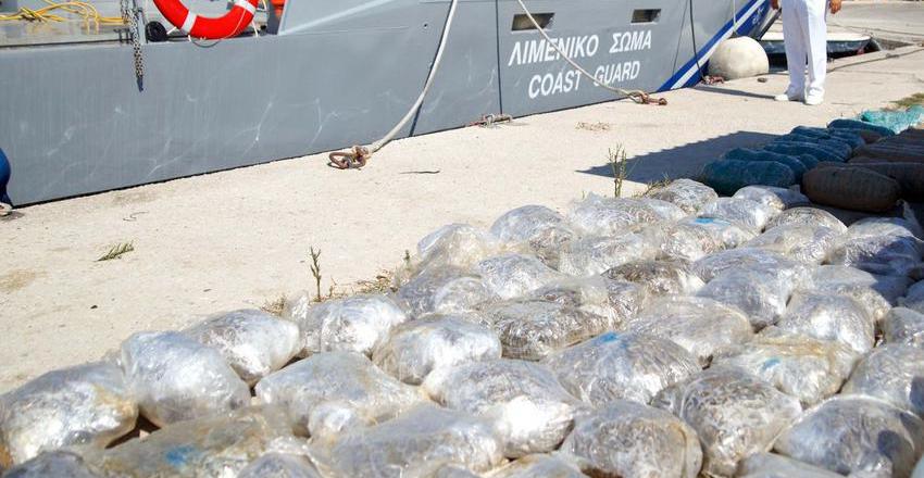 Μεσολόγγι: Πιάστηκε φουσκωτό με πάνω από έναν τόνο (!) αλβανικό χασίς!