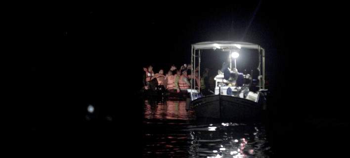 Συνεχίζονται οι αφίξεις μεταναστών – Συνολικά 9.308 παραμένουν εγκλωβισμένοι στα νησιά του β.Αιγαίου