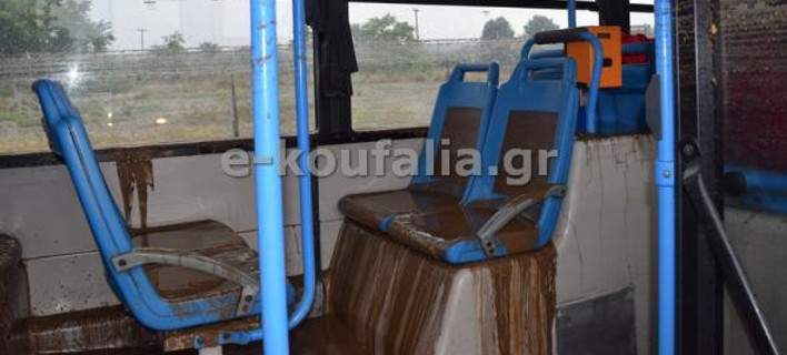 Το εσωτερικό του λεωφορείου του ΟΑΣΘ που πλημμύρισε (φωτό)