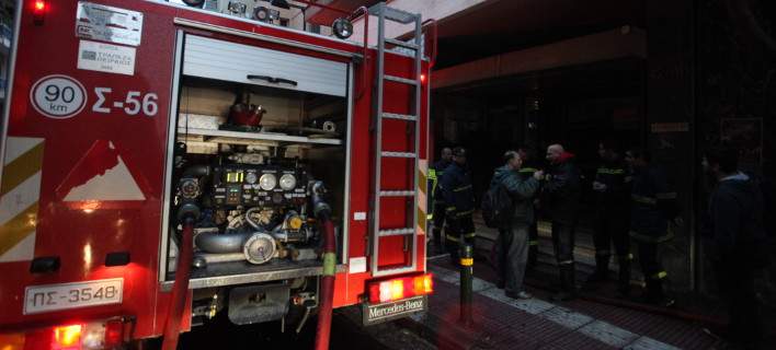 Σε εξέλιξη πυρκαγιά σε διαμέρισμα στην Κυψέλη -Aπεγκλωβίστηκε ένας τραυματίας (upd)