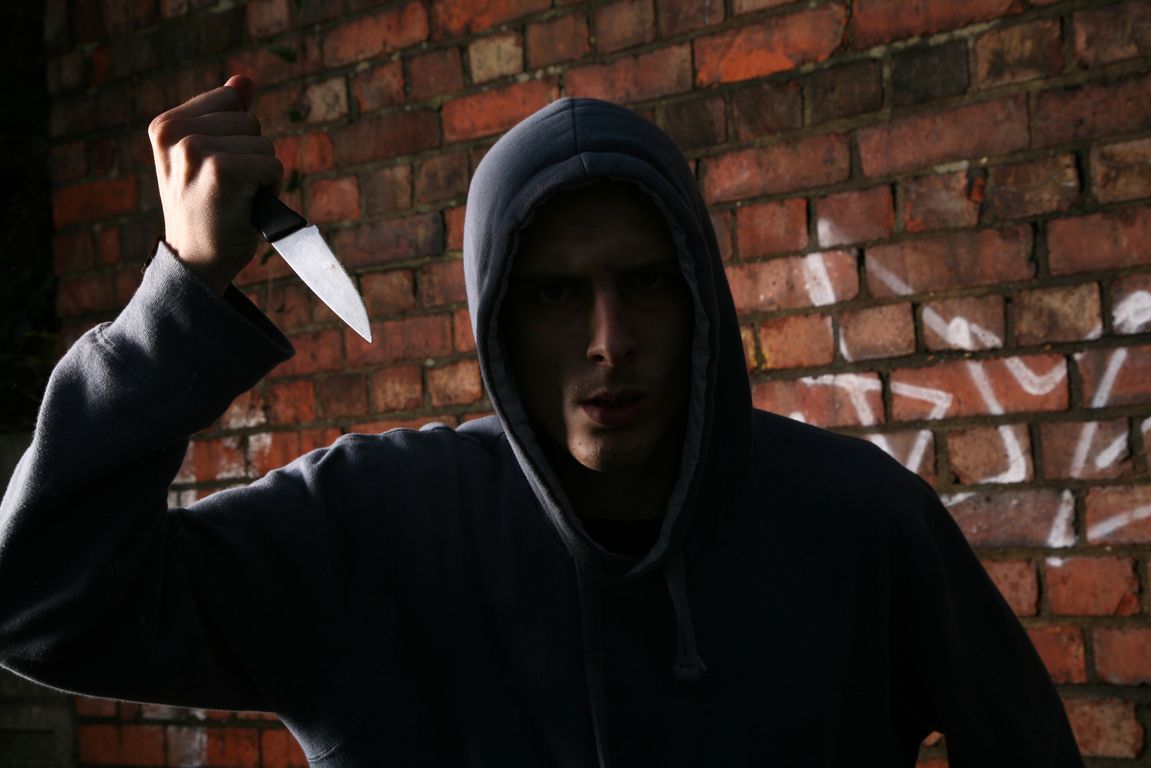 Καλλιθέα: «Ο ομογενής απείλησε τον αστυνομικό με μαχαίρι», σύμφωνα με μαρτυρίες (vid)