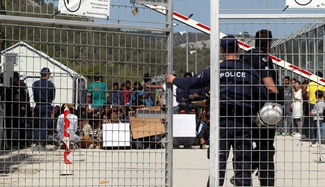 Μετά τη Λέσβο και στη Χίο επεισόδια: Δυο Ιρανοί κυνηγούσαν με μαχαίρι οδηγούς