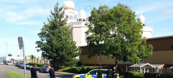Βρετανία: Η αστυνομία συνέλαβε 55 ανθρώπους και κατέσχεσε ξίφη σε ναό των Σιχ