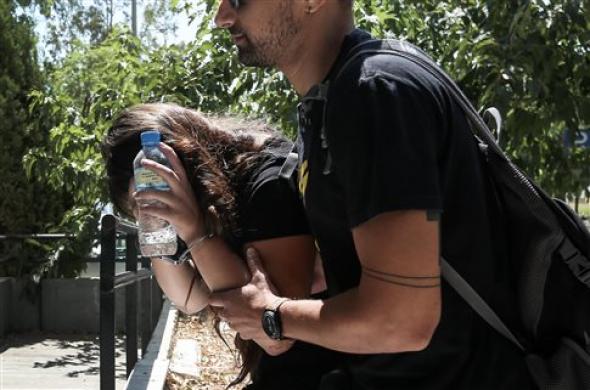 Η 26χρονη που σκότωσε την πρώην σύζυγο του συντρόφου της στο Κορωπί (vid)