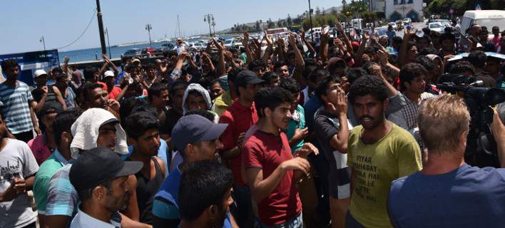 Κως: Ξεσηκώθηκαν οι μετανάστες – Έκαψαν κρεβάτια και στρώματα σε hot spot στο Πυλί