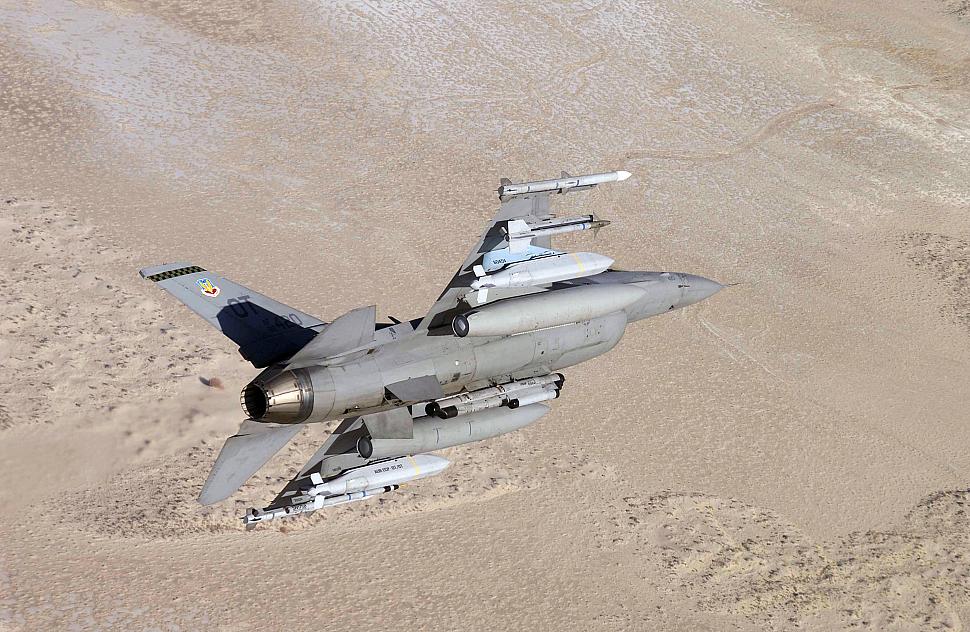 Πρώτη για το JSOW C-1: Βολή κατά ναυτικού στόχου