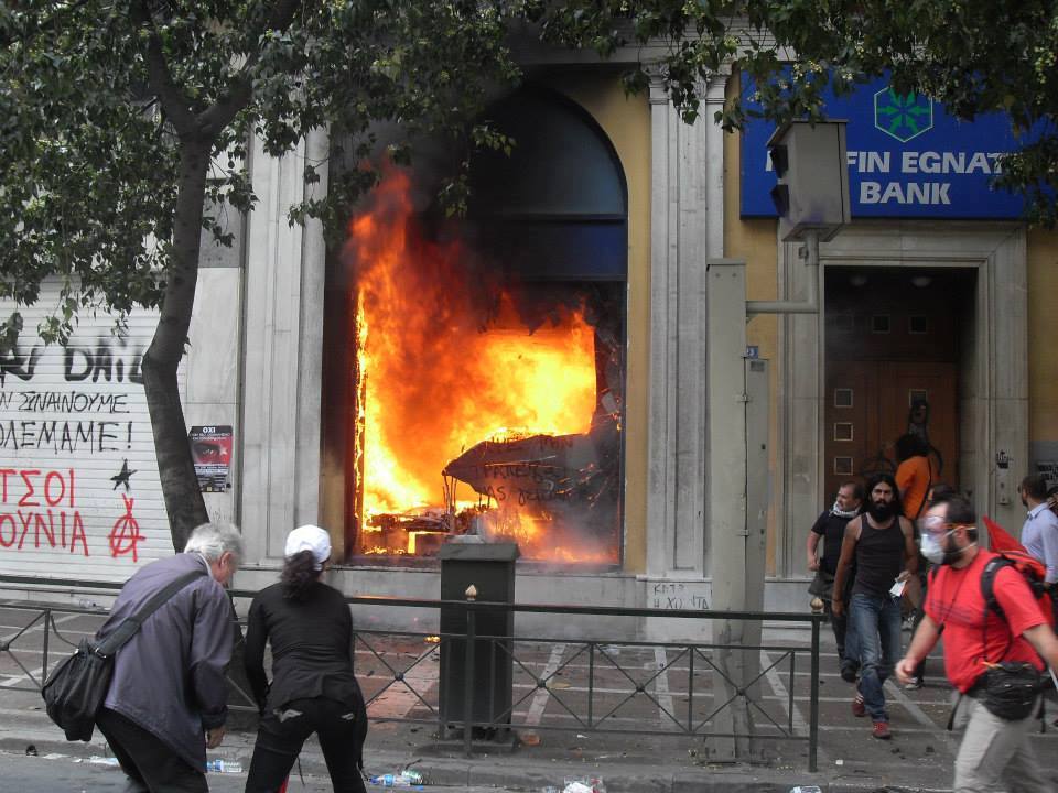 Φρίκη από τις περιγραφές στις καταθέσεις για τη δίκη της Marfin: «Μας φώναζαν να καείτε»