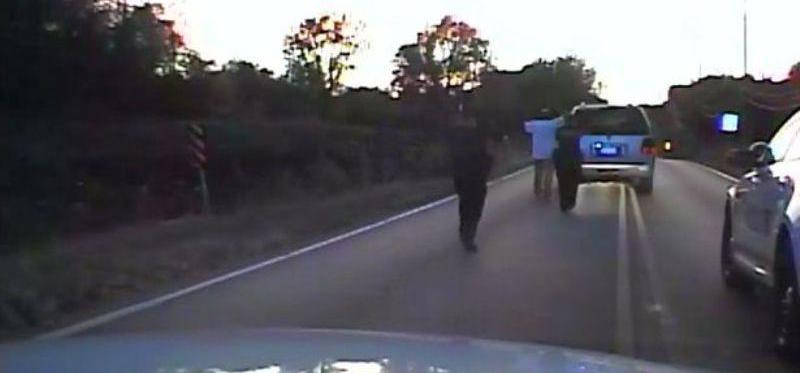 ΗΠΑ: Αφροαμερικανός πάστορας δολοφονήθηκε εν ψυχρώ από αστυνομικούς [φωτό & βίντεο]