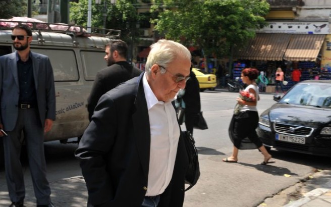 Συναγερμός για βόμβα έξω από την οικία του Α.Φλαμπουράρη