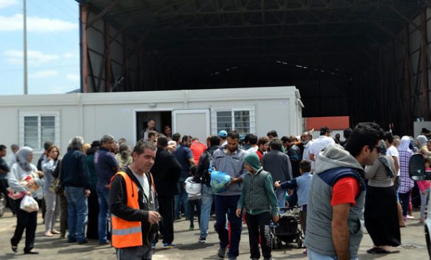 Άγρια συμπλοκή στο κέντρο φιλοξενίας αλλοδαπών του Σκαραμαγκά με έναν τραυματία