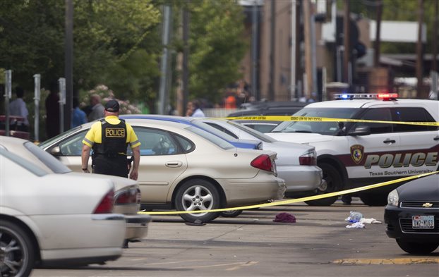 Βίντεο: Νεκρός από τα πυρά των αστυνομικών ο ένοπλος στο Χιούστον