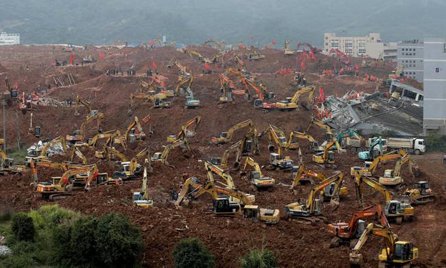 Κίνα: Η στιγμή που κατολίσθηση «καταπίνει» ένα ολόκληρο χωριό (βίντεο)