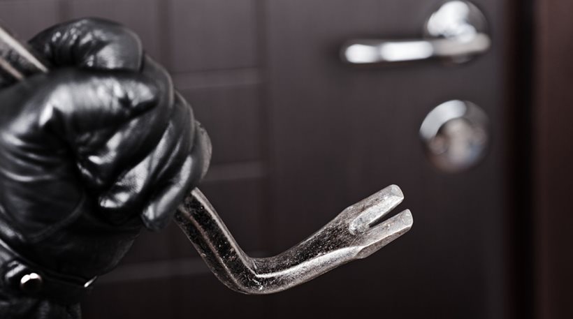 Δίδυμο σεσημασμένων «άνοιξε» έξι σπίτια στην Ορεστιάδα