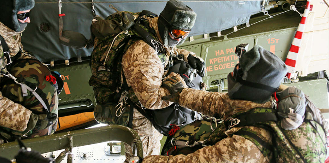 Ρώσοι αλεξιπτωτιστές στην Αίγυπτο: Για πρώτη φορά η ρωσική δύναμη ταχείας επέμβασης στην Β. Αφρική για ασκήσεις!