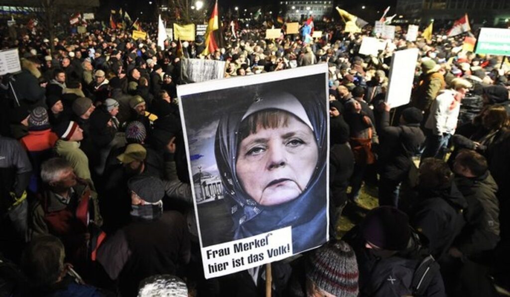Βίντεο: Επίθεση στην Α.Μέρκελ από τους κατοίκους της Δρέσδης για την ισλαμοποίηση της πόλης