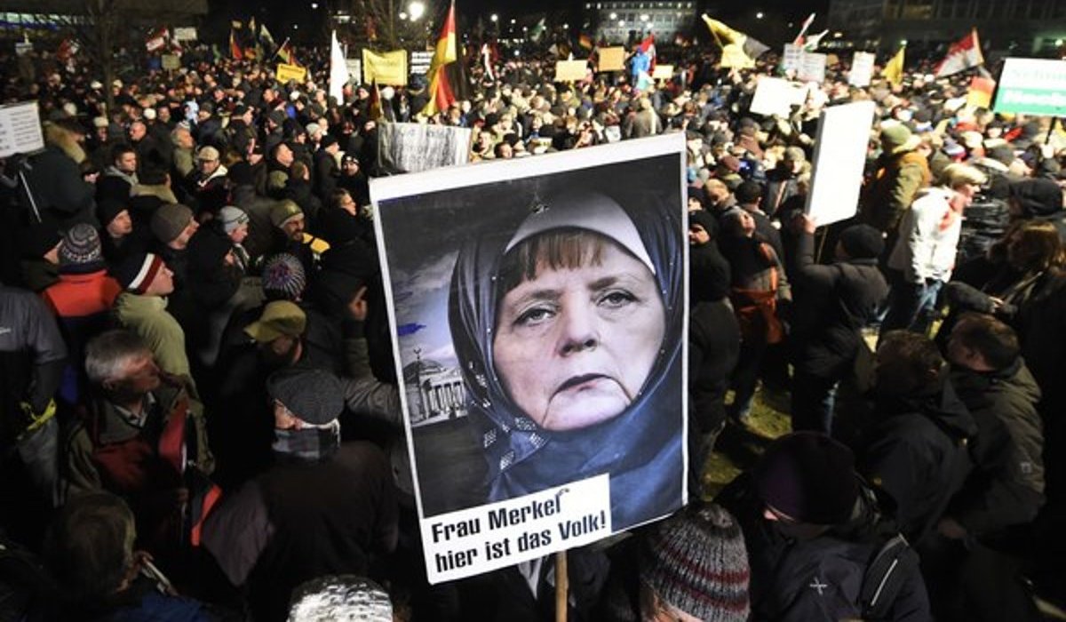 Βίντεο: Επίθεση στην Α.Μέρκελ από τους κατοίκους της Δρέσδης για την ισλαμοποίηση της πόλης