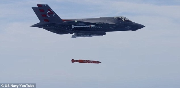 Μέσα στις αποθήκες οπλισμού των F-35 (βίντεο)