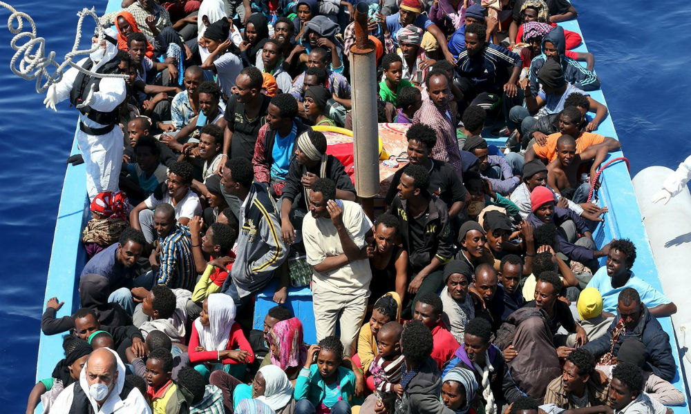 Η Τουρκία «σπρώχνει» και πάλι καραβιές μεταναστών και προσφύγων «βουλιάζοντας» τα νησιά του Αιγαίου