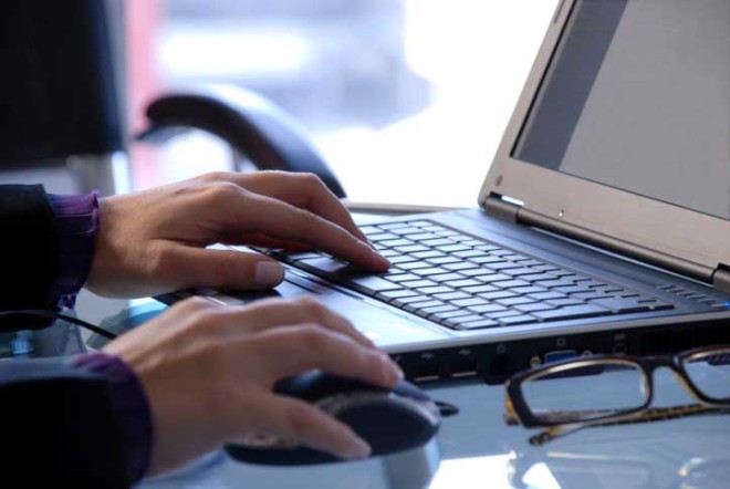 Συνελήφθη 20χρονος που απειλούσε 12χρονη με γυμνές της φωτογραφίες