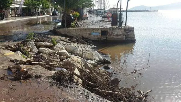 Σάρωσε τα πάντα η κακοκαιρία σε Κεφαλονιά και Ζάκυνθο (εικόνες)