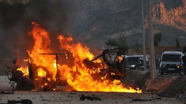 Βομβιστική επίθεση κοντά σε αστυνομικό τμήμα της Άγκυρας – Νεκροί οι δράστες (φωτό) (upd2)