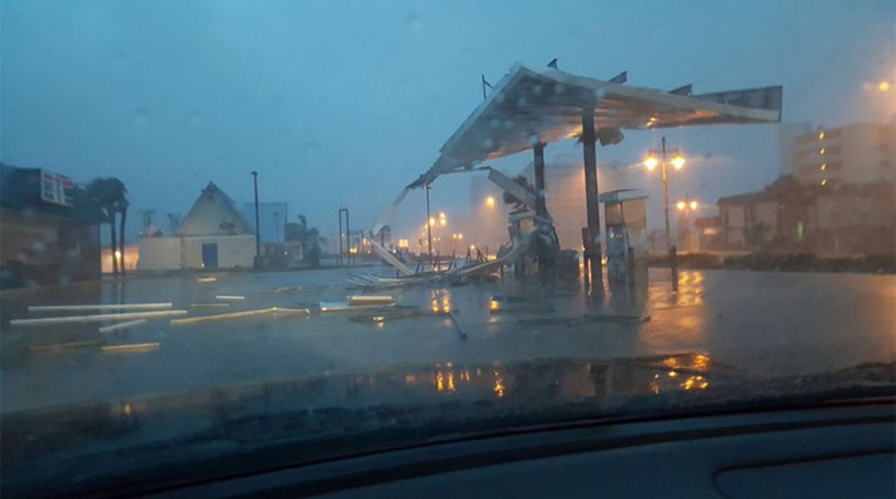 18 νεκροί και 4 αγνοούμενοι ο απολογισμός του τυφώνα Μάθιου στις Ηνωμένες Πολιτείες (εικόνες)