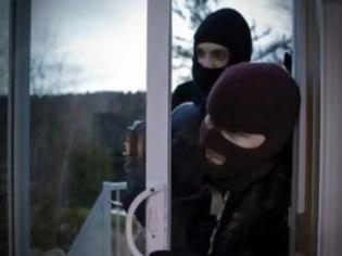 Σπείρα ρήμαζε σπίτια σε Δυτική Αττική και Πειραιά