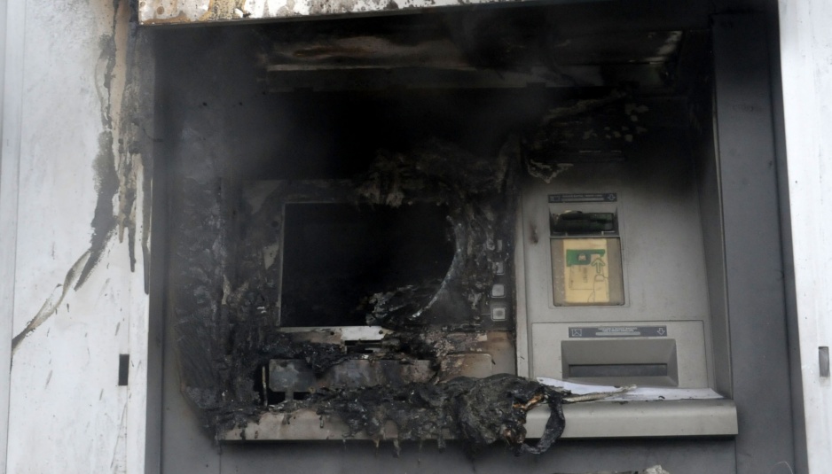 Επικίνδυνη σπείρα κακοποιών ανατινάζει ΑΤΜ σε όλη την Ελλάδα