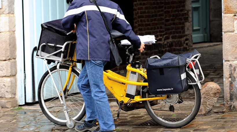 Ταχυδρόμος στην Κύπρο έκλεβε για 18 μήνες γράμματα και δέματα