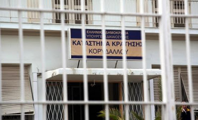 Εκρηκτικός μηχανισμός σε αυτοκίνητο αρχιφύλακα των φυλακών Κορυδαλλού – Καταστράφηκε ολοσχερώς