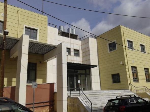 Απειλητικό τηλεφώνημα για βόμβα στο Δικαστικό Μέγαρο Καλαβρύτων – Έχει εκκενωθεί το κτίριο