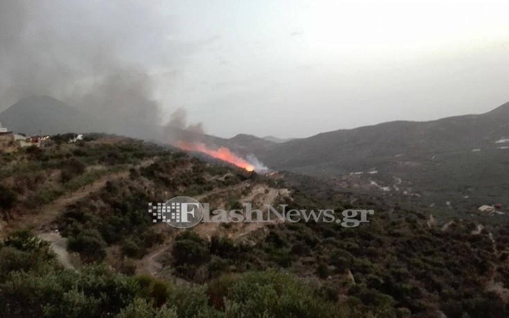 Υπό μερικό έλεγχο έχει τεθεί η φωτιά στην Κρήτη