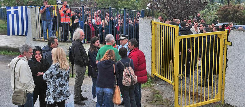 Με εισαγγελέα θέλουν να αναγκάσουν τους γονείς στο σχολείο της Βόλβης να δεχθούν τα παιδιά μεταναστών