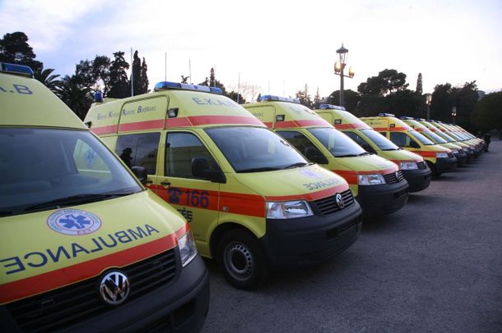 Σε τραγική κατάσταση εγκατάλειψης βρίσκονται τα ασθενοφόρα του ΕΚΑΒ Πάτρας (εικόνες)