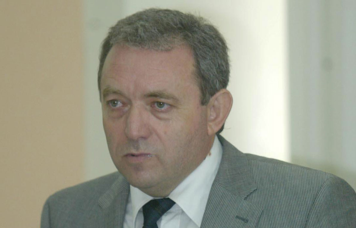 Ε.Λέκκας: «Υπάρχει έντονη ακολουθία – Ο κόσμος να μείνει μακριά από τις κατοικίες του» (βίντεο)