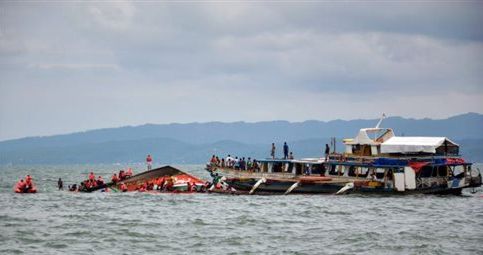 Μιανμάρ: 14 νεκροί και δεκάδες αγνοούμενοι από τη βύθιση πλοιαρίου