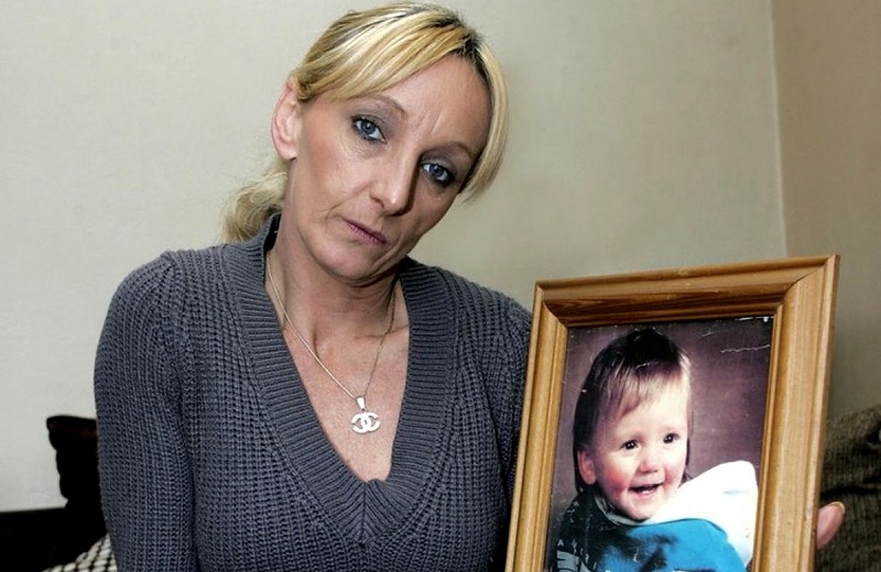 Σε βεντέτα τείνει να μετατραπεί η υπόθεση του μικρού Μπεν με ανταλλαγή σκληρών δηλώσεων από τις δύο οικογένειες