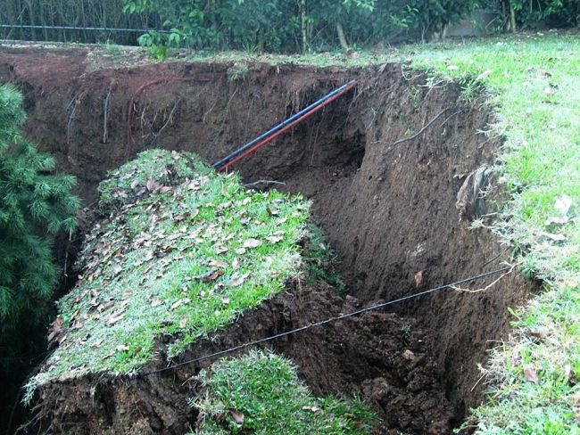 Ιωάννινα: Εξακολουθεί να βουλιάζει η γη στο 10ο χιλιόμετρο της Εθνικής Οδού – Τρομακτικές εικόνες