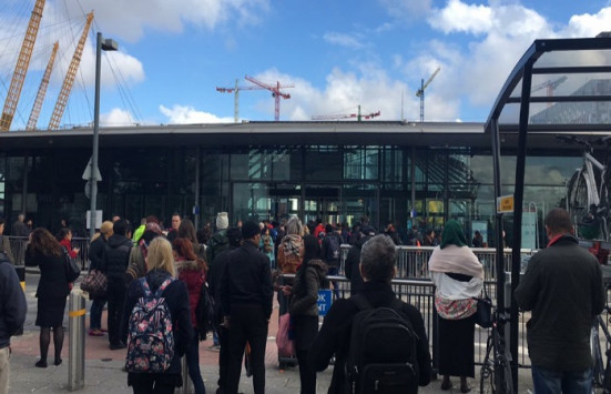 Συναγερμός στο Λονδίνο- Εκκενώθηκε σταθμός του μετρό λόγω ύπαρξης ύποπτου δέματος (φωτό)