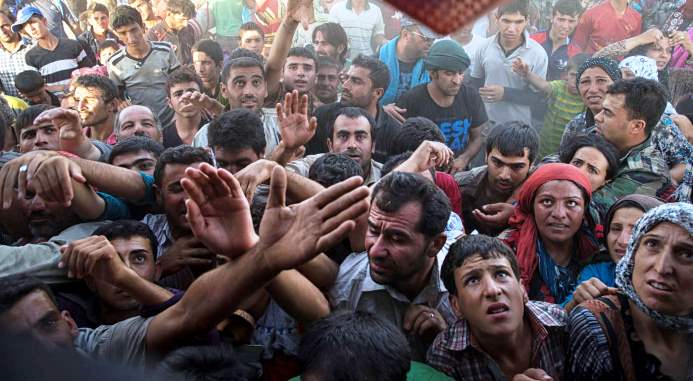 Αυξήθηκαν κατά 218 οι πρόσφυγες και μετανάστες που φιλοξενούνται στις δομές των Ενόπλων Δυνάμεων