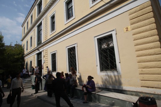 Στα δικαστήρια της Ευελπίδων ο δράστης του φονικού στους Αμπελοκήπους αλλά… δεν είχε ειδοποιηθεί ο Εισαγγελέας