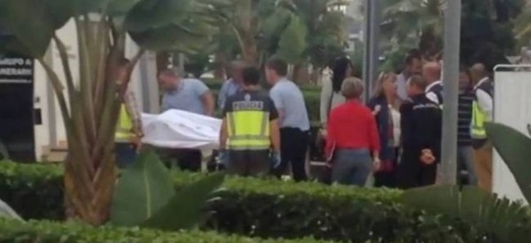 Φρίκη! Φρουρός στο αεροδρόμιο της Μάλαγα αντίκρισε πτώμα ημίγυμνου άνδρα με τα γεννητικά όργανα καλυμμένα με κονσέρβα τόνου (βίντεο)