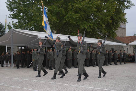 Λαχτάρησαν ηλικιωμένοι στα Τρίκαλα νομίζοντας πως έγινε …πραξικόπημα (βίντεο)