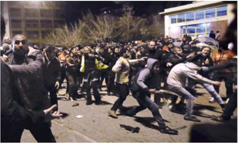 Χίος: Αιματηρή συμπλοκή μεταξύ Πακιστανών και Αφγανών στον καταυλισμό της Σούδας