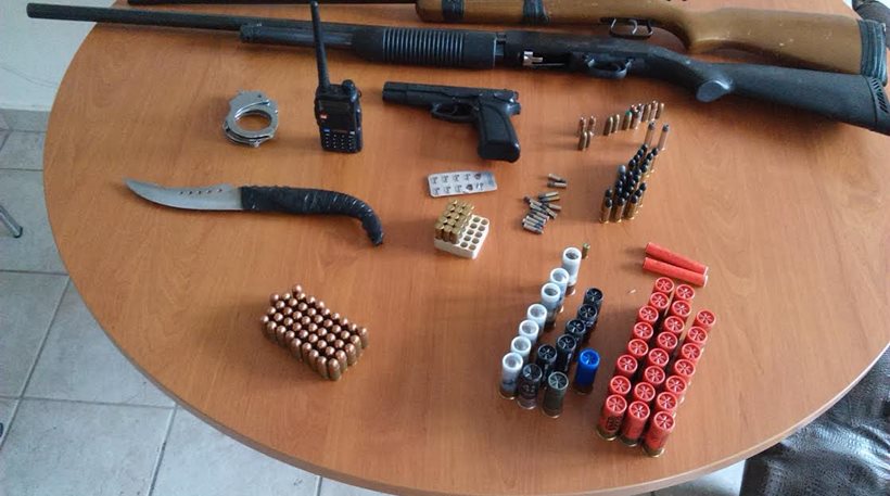 Βοιωτία: Bρέθηκαν όπλα και ναρκωτικά σε σπίτι 59χρονου μελισσοκόμου