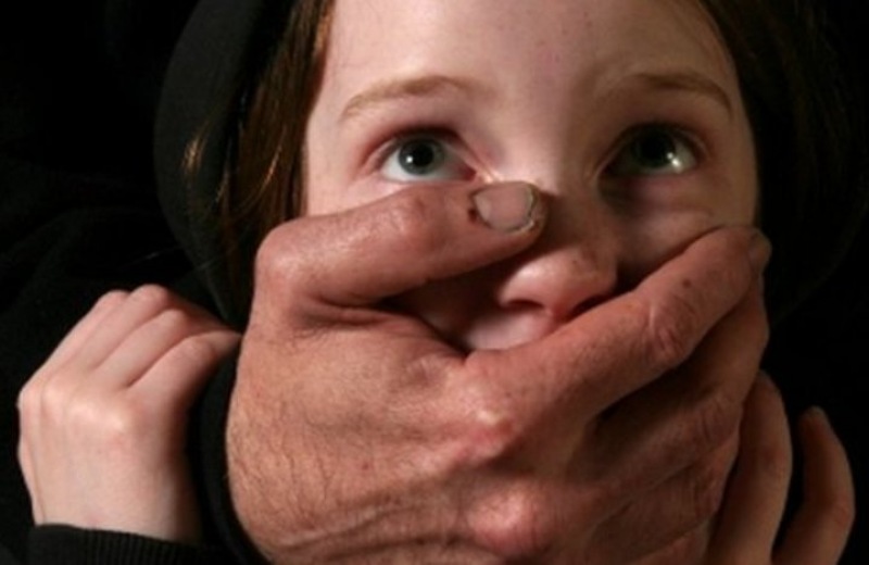 Κένυα: Κάθειρξη 20 ετών σε Κενυάτη αστυνομικό που βίασε 13χρονη – Την παντρεύτηκε για να γλιτώσει την ποινή