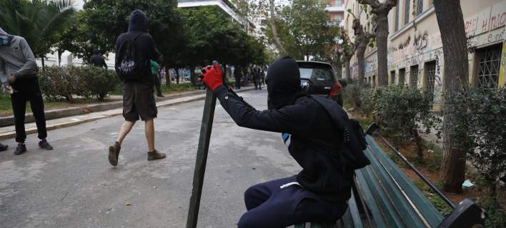 Aνοιξε η Πατησίων μετά από ώρες επεισοδίων στο Πολυτεχνείο