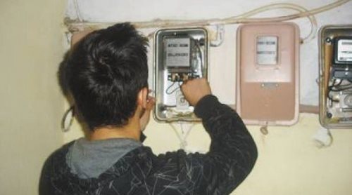 ΕΛ.ΑΣ.: Κύκλωμα έπειθε πολίτες να κλέβουν ρεύμα – Συνελήφθησαν 10 άτομα